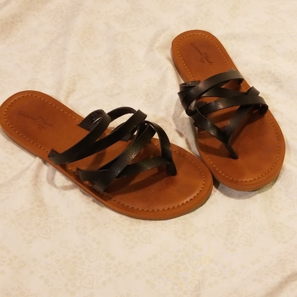 Universal Thread Shoes - Universal Thread Strappy Sandals Women 6.5